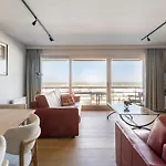 Royal 0101 - 2 Bedrooms 6P - Renovated - Sea View - Centrally Located * Koksijde