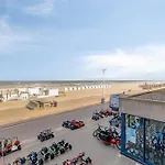 Royal 0101 - 2 Bedrooms 6P - Renovated - Sea View - Centrally Located