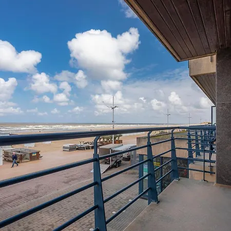 Apartment Royal 0101 - 2 Bedrooms 6P - Renovated - Sea View - Centrally Located Koksijde