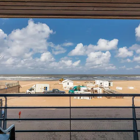 Royal 0101 - 2 Bedrooms 6P - Renovated - Sea View - Centrally Located Apartment
