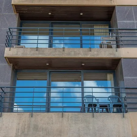 Royal 0101 - 2 Bedrooms 6P - Renovated - Sea View - Centrally Located Apartment Koksijde