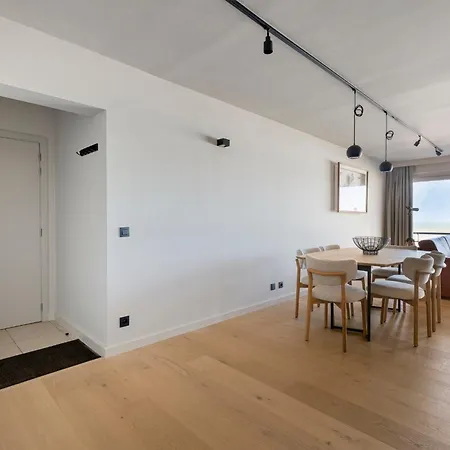 Lejlighed Royal 0101 - 2 Bedrooms 6P - Renovated - Sea View - Centrally Located
