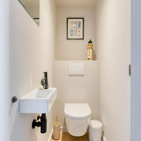 Apartment Royal 0101 - 2 Bedrooms 6p - Renovated - Sea View - Centrally Located