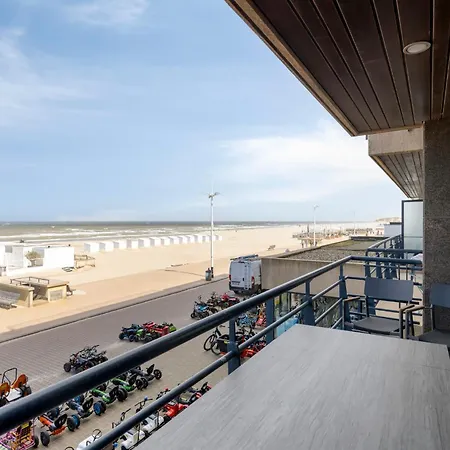 Royal 0101 - 2 Bedrooms 6p - Renovated - Sea View - Centrally Located Koksijde